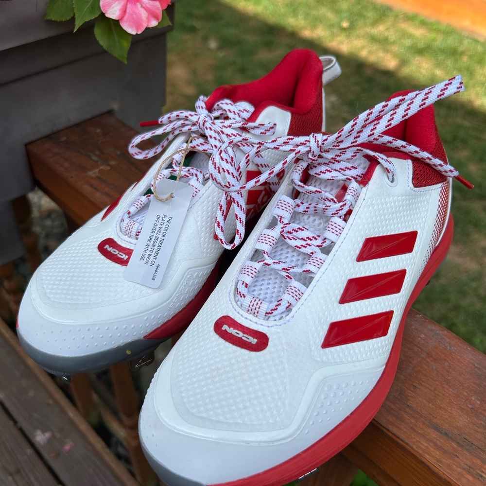 Adidas Men’s/Boys Baseball Cleats University of Indiana Red/White size 6.5 NEW